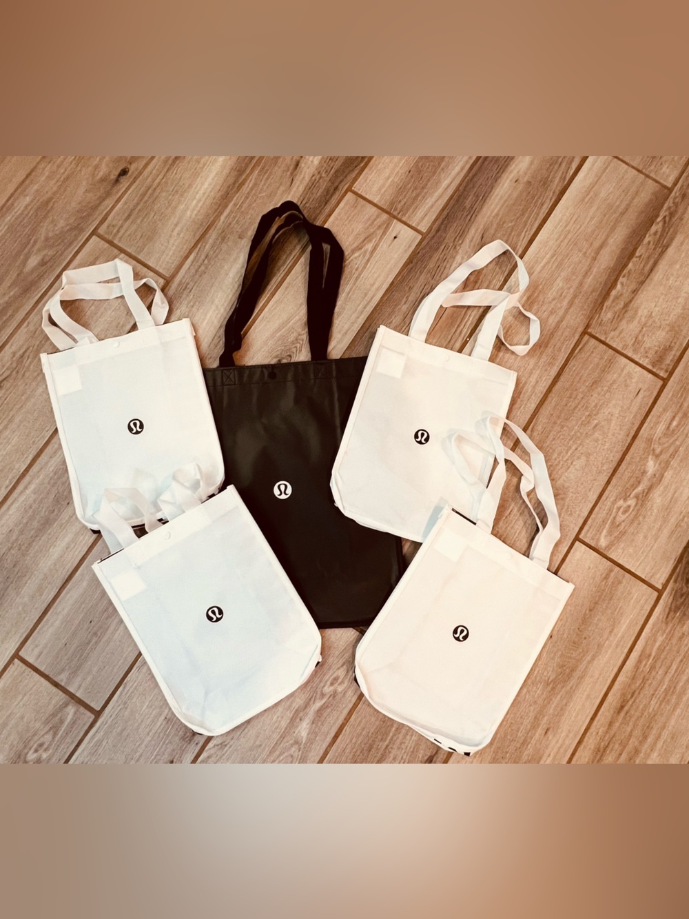 Lululemon Reusable Shopping Tote Bag Bundle – 5 Bags (1 Large Black, 4 Small Wh